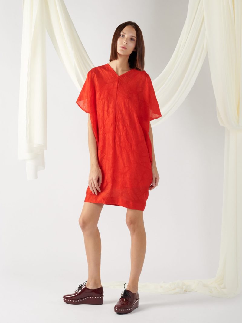 v-neck textured dress in red